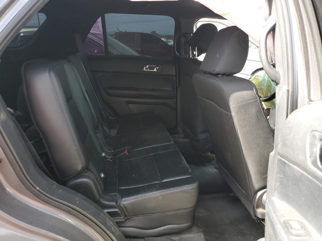 2016 Ford Explorer - Image 10