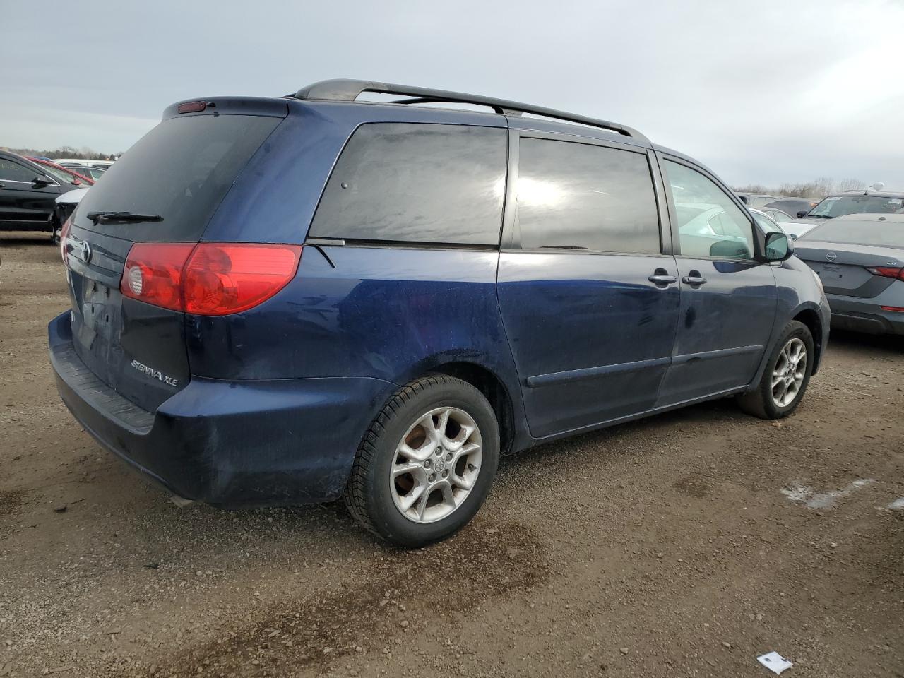 2006 Toyota Sienna - Image 3
