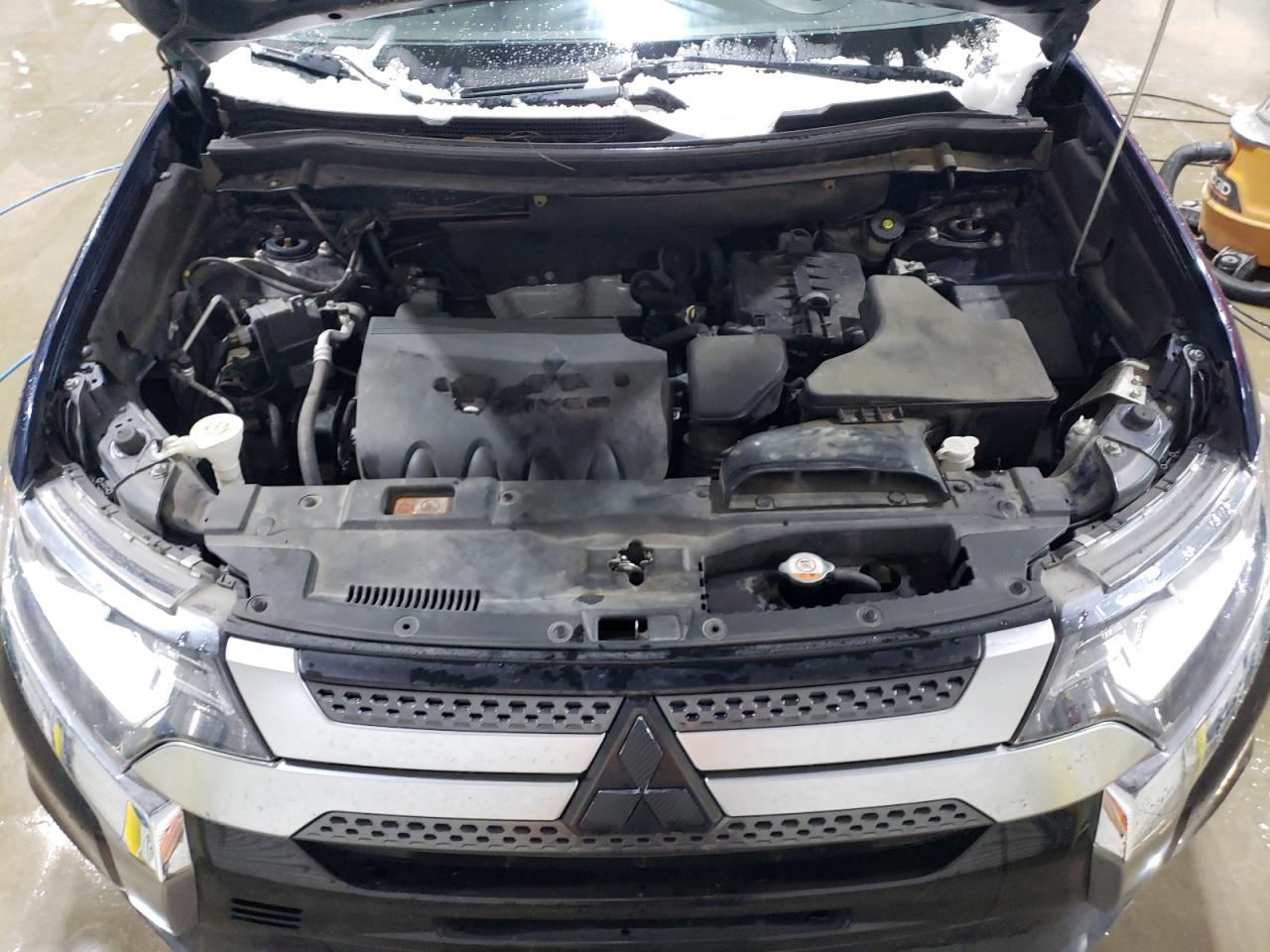 2020 Mitsubishi Outlander - Image 12