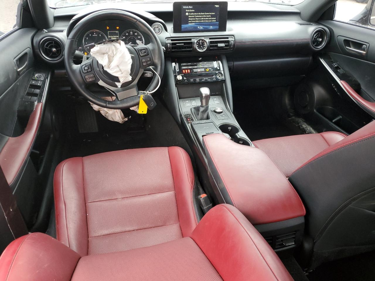 2023 Lexus IS - Image 8