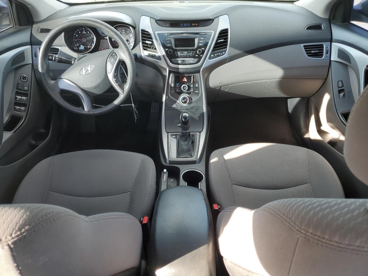 2014 Hyundai Elantra - Image 8