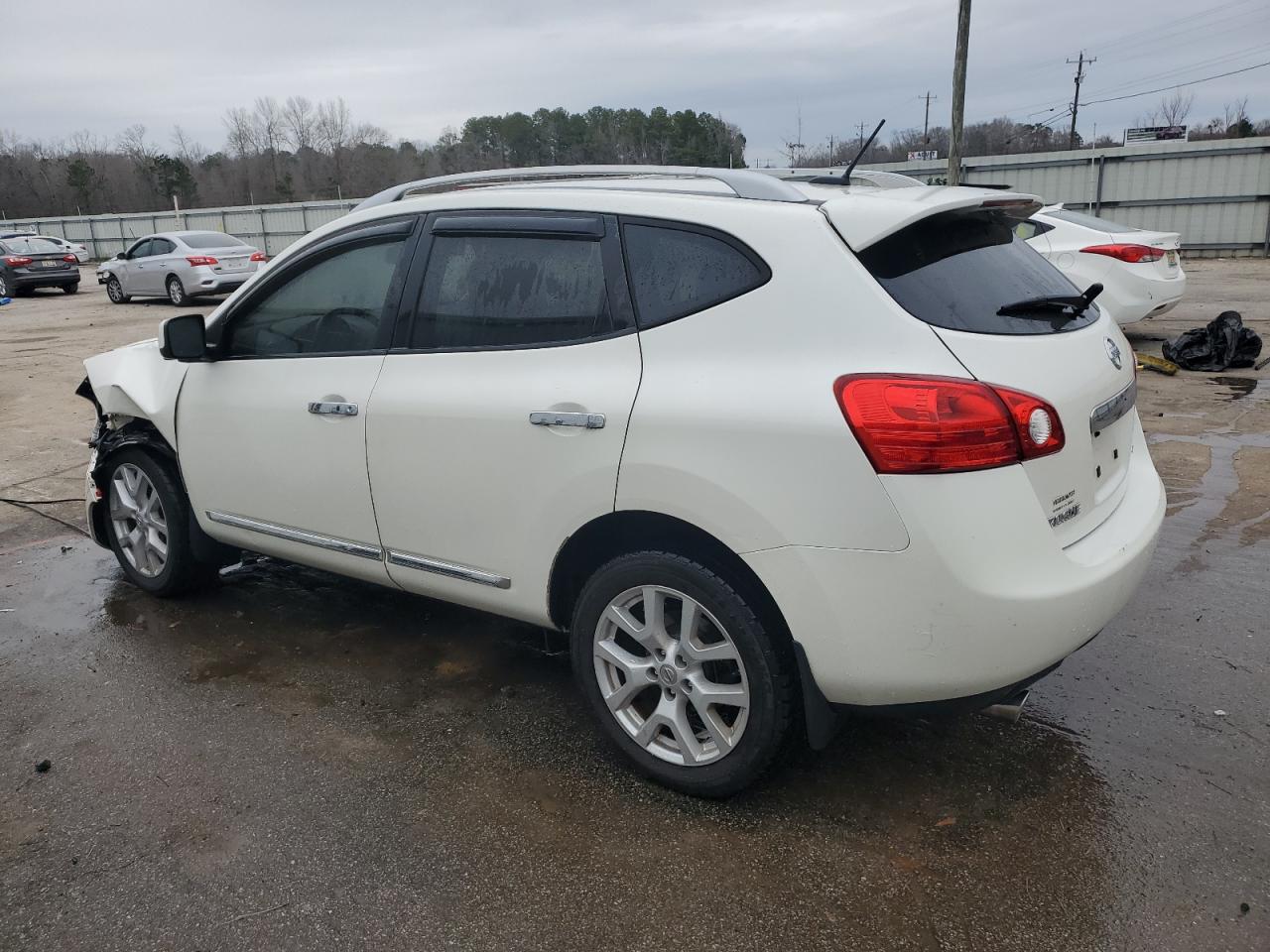 2013 Nissan Rogue - Image 2