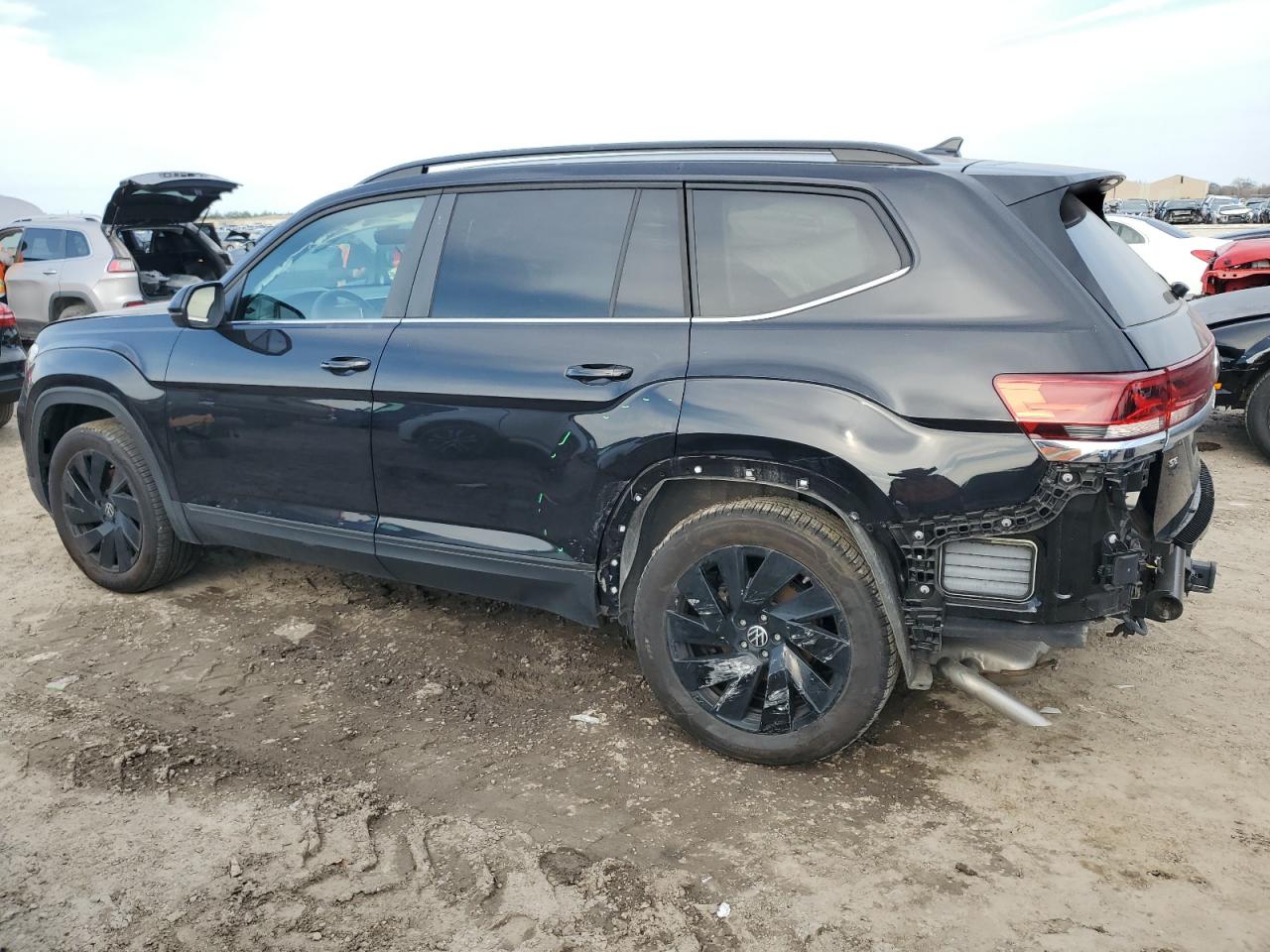 2024 Volkswagen Atlas - Image 2