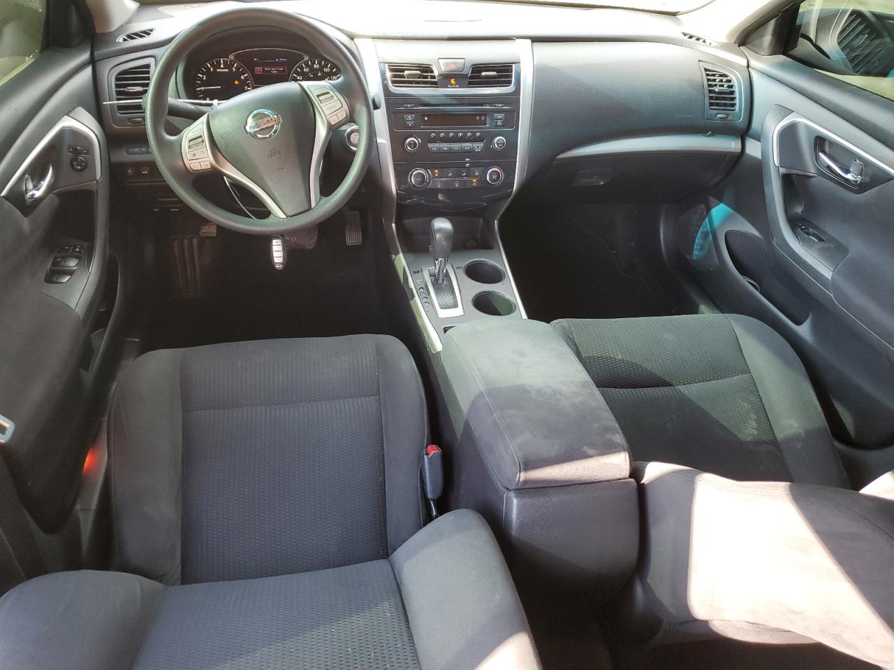 2015 Nissan Altima - Image 8