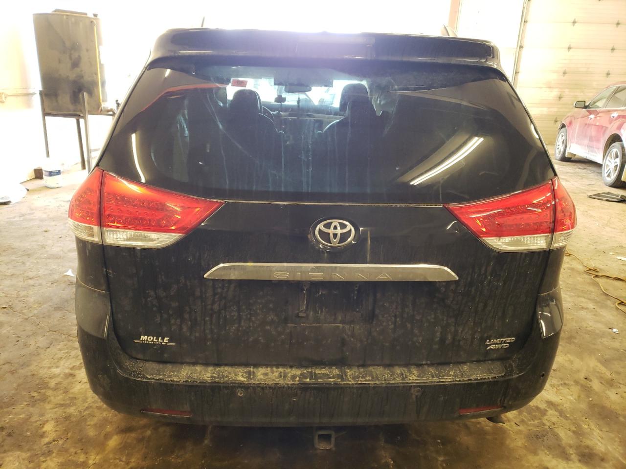 2013 Toyota Sienna - Image 6