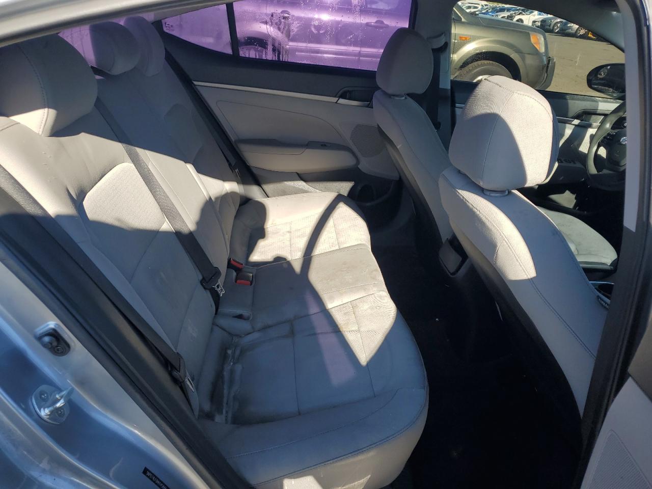 2017 Hyundai Elantra - Image 10