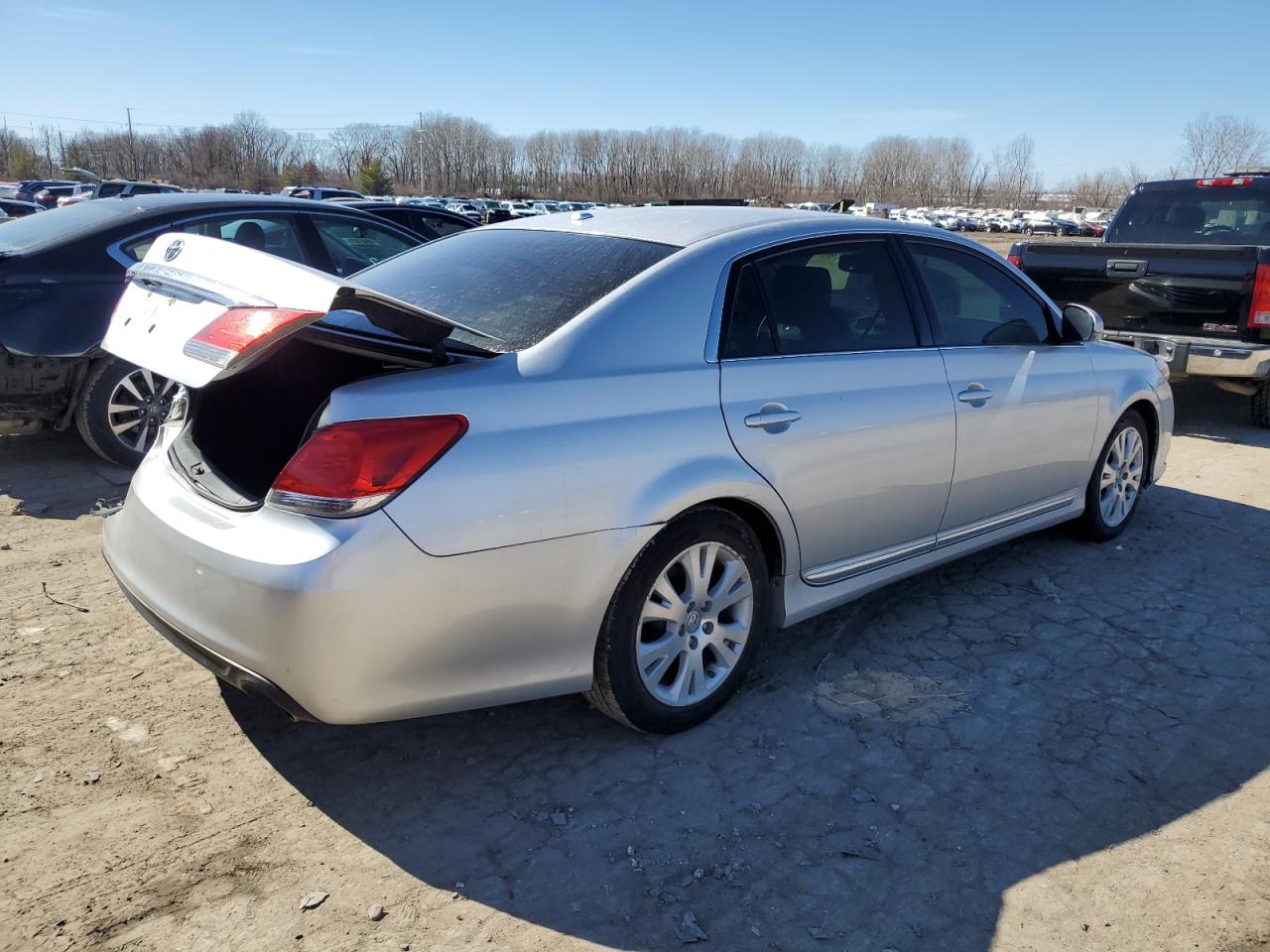 2012 Toyota Avalon - Image 3