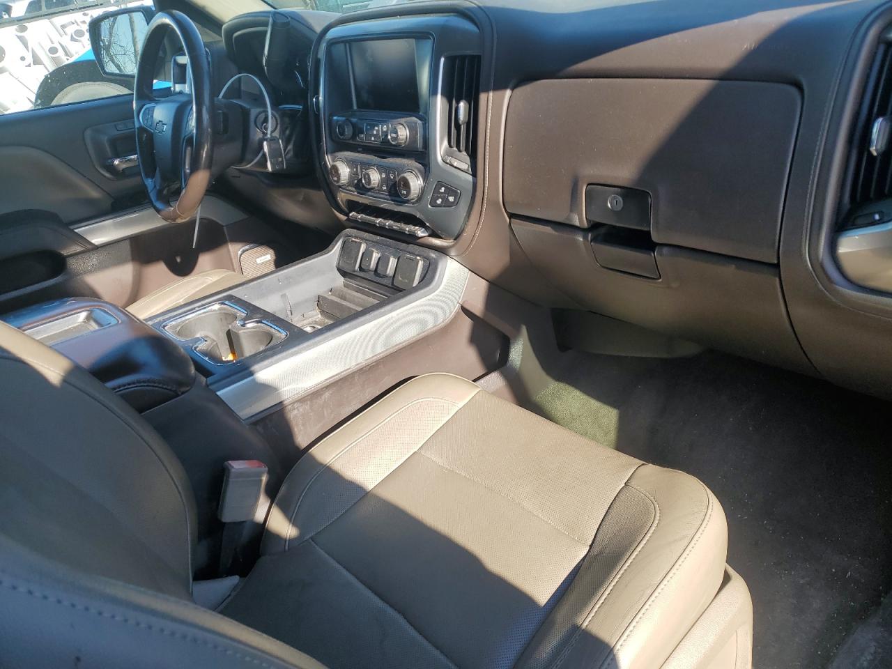 2015 Chevrolet Silverado - Image 8