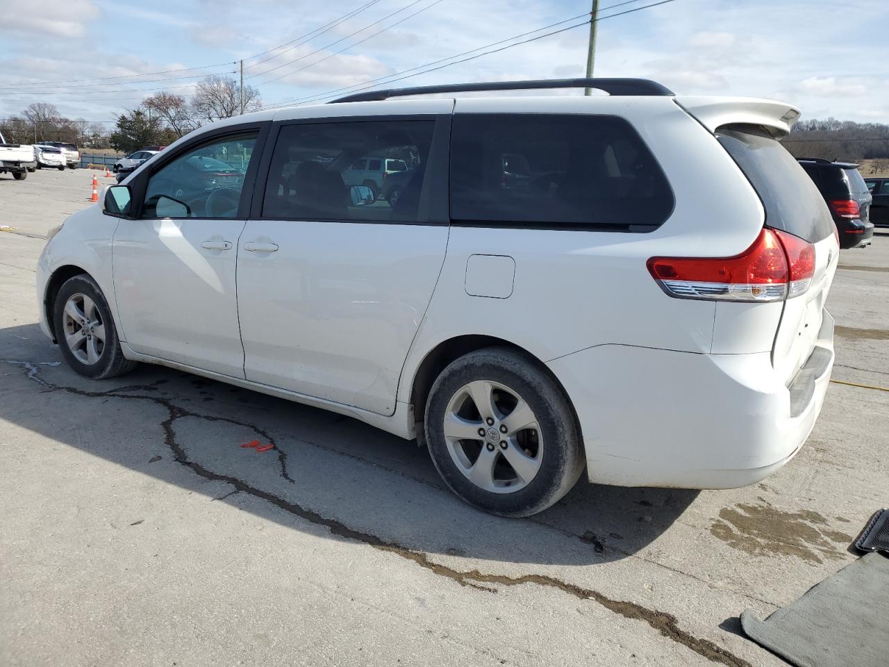2011 Toyota Sienna - Image 2