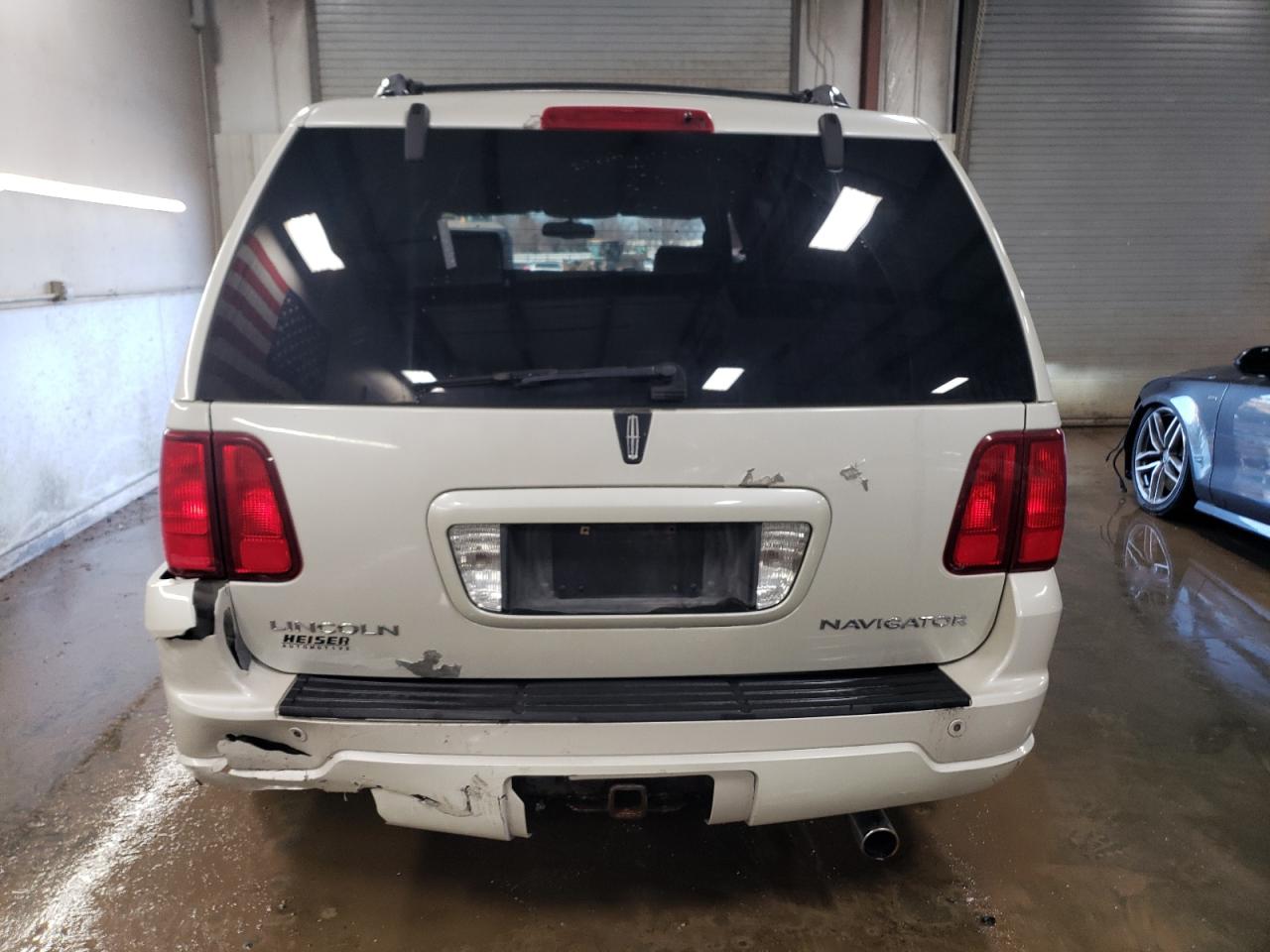 2006 Lincoln Navigator - Image 6