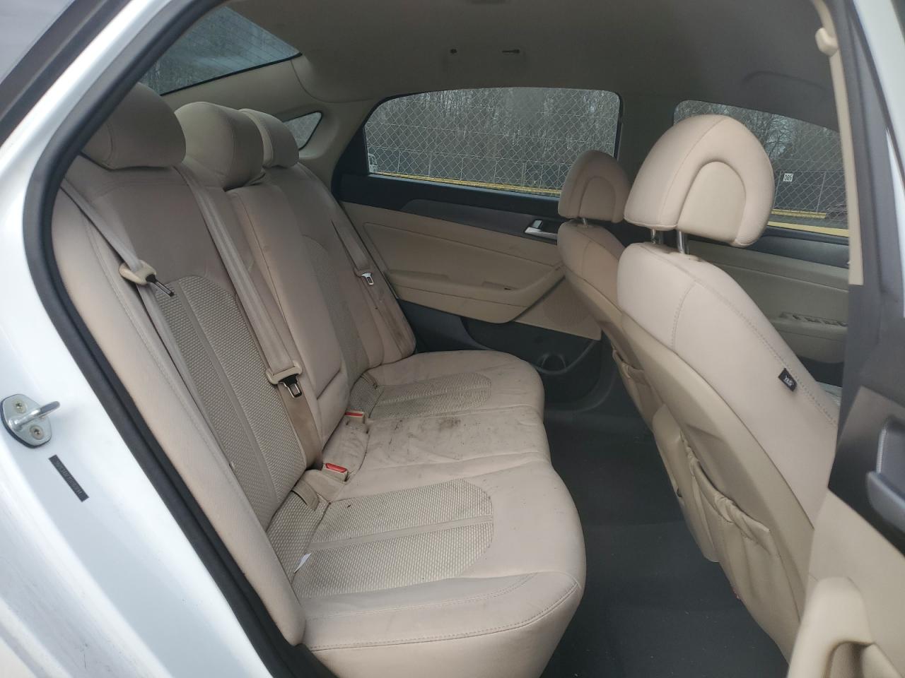 2015 Hyundai Sonata - Image 10