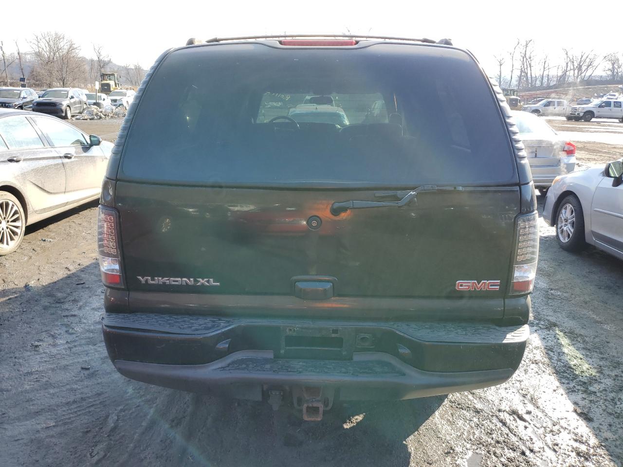 2004 GMC Yukon - Image 6