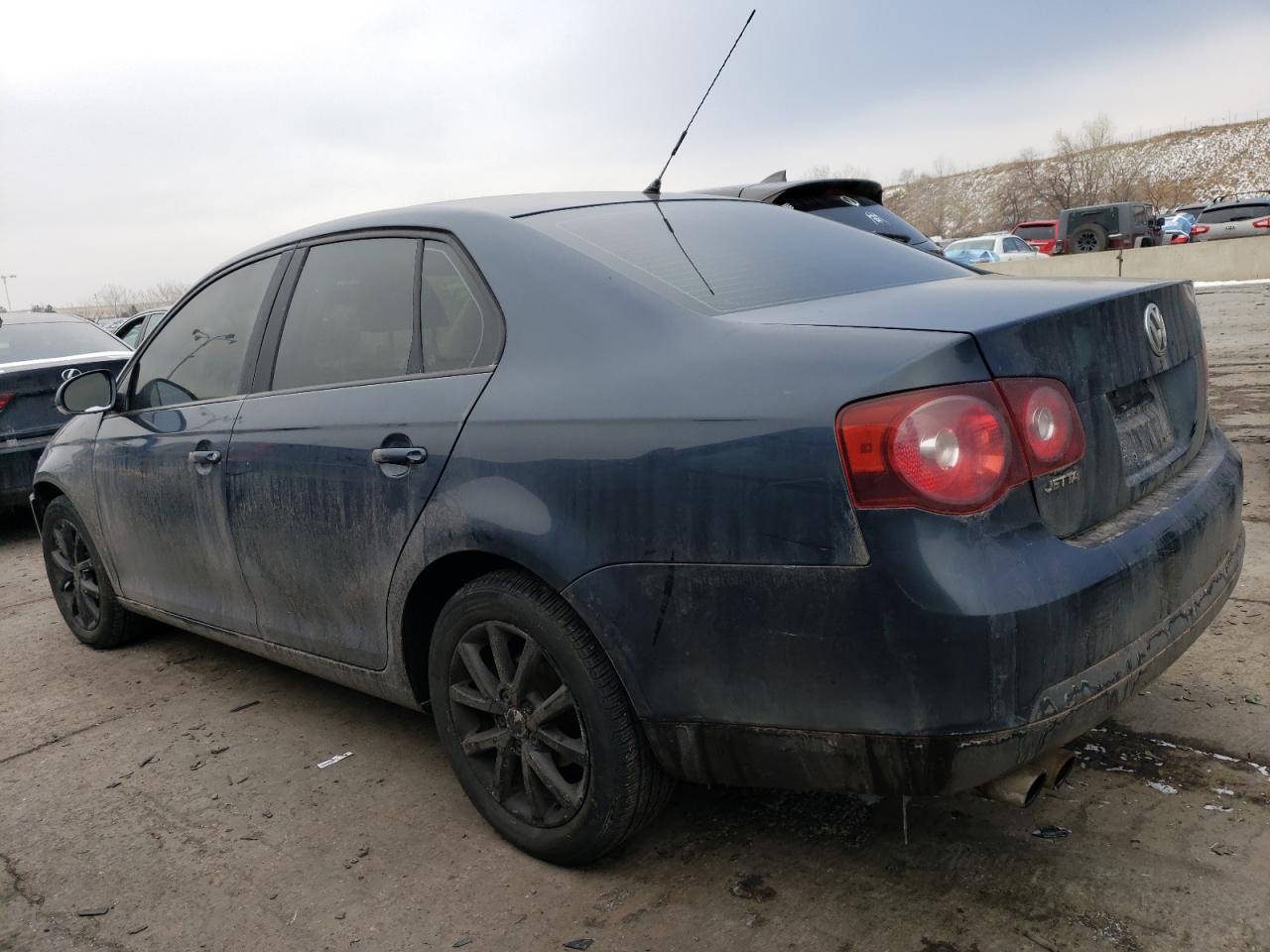 2010 Volkswagen Jetta - Image 2