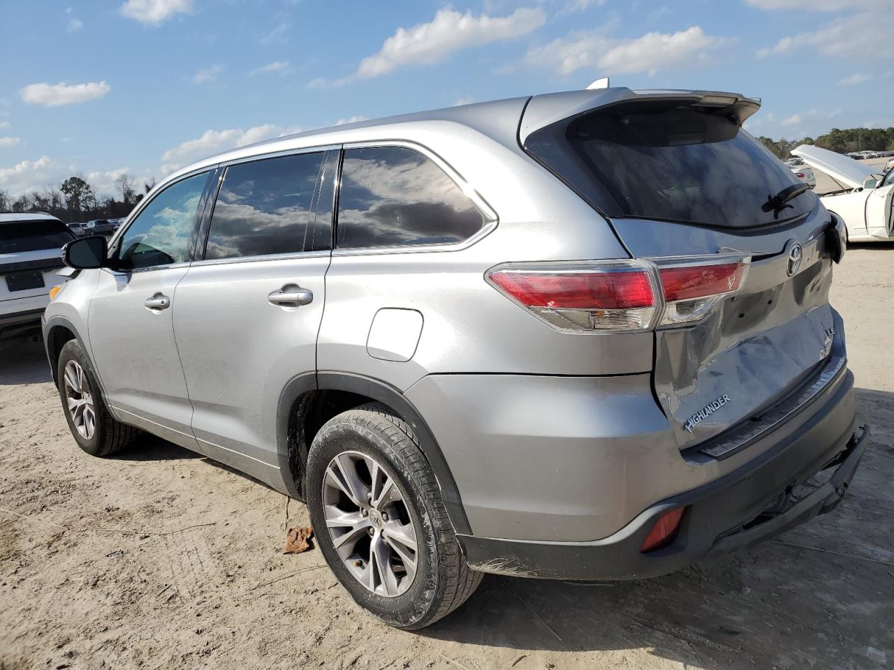 2014 Toyota Highlander - Image 2