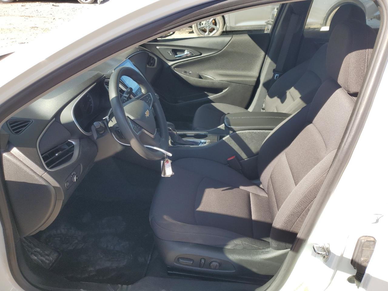 2023 Chevrolet Malibu - Image 7