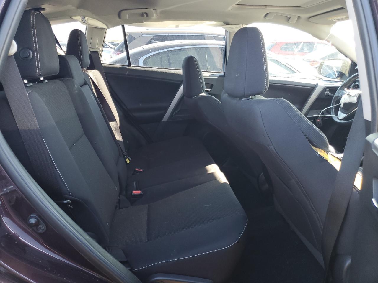 2018 Toyota RAV 4 - Image 11