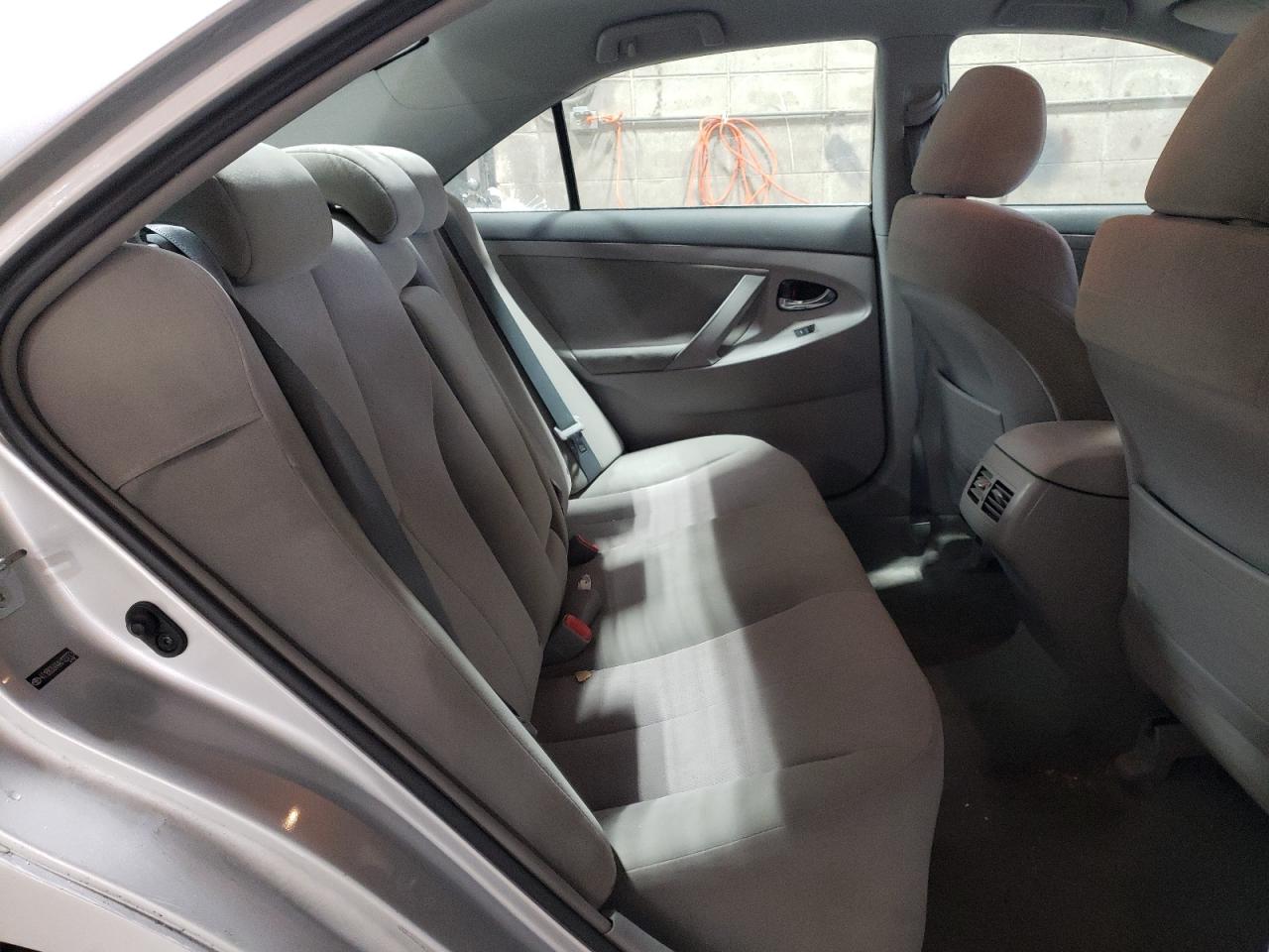 2010 Toyota Camry - Image 10