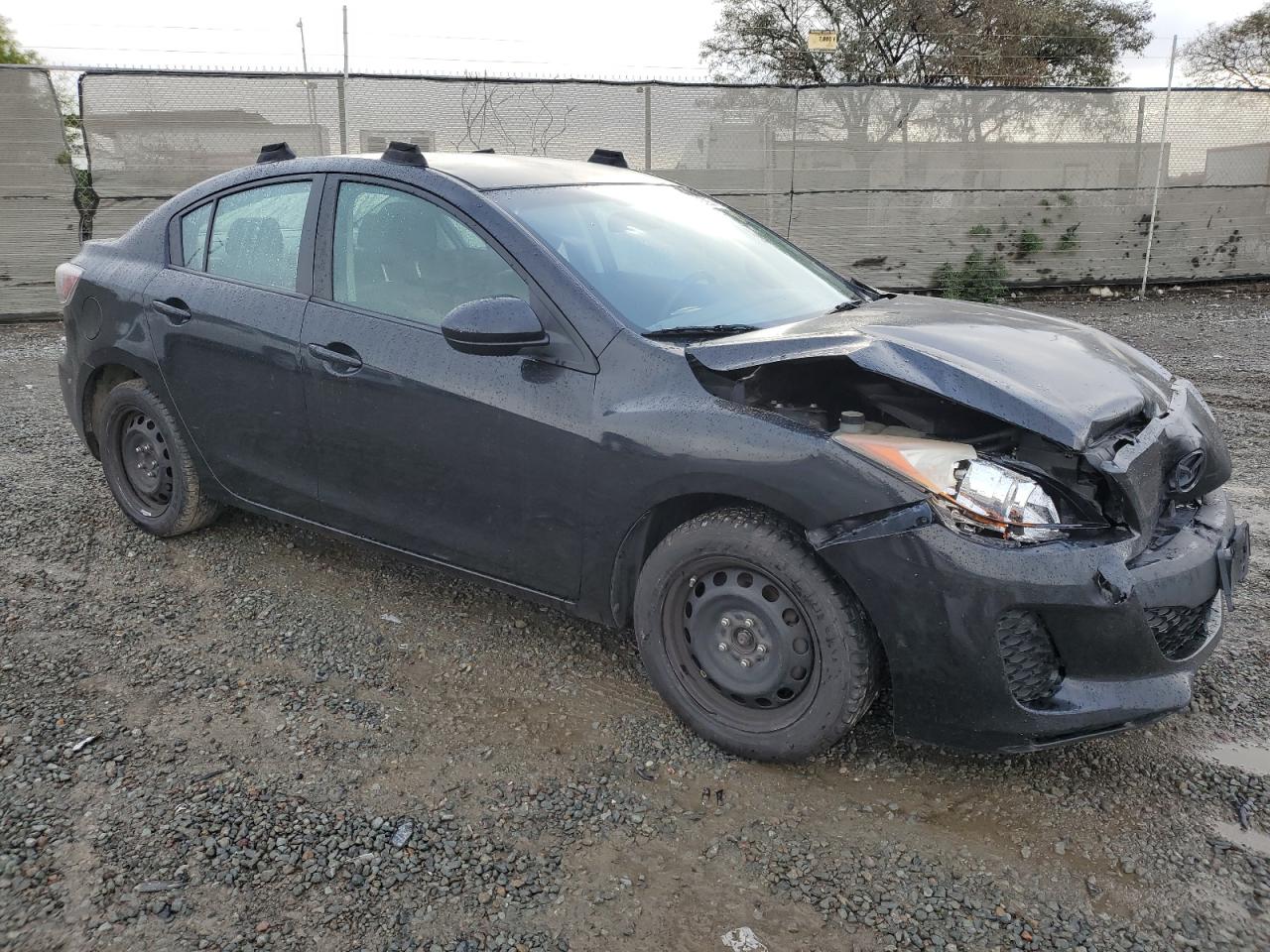 2013 Mazda 3 - Image 4
