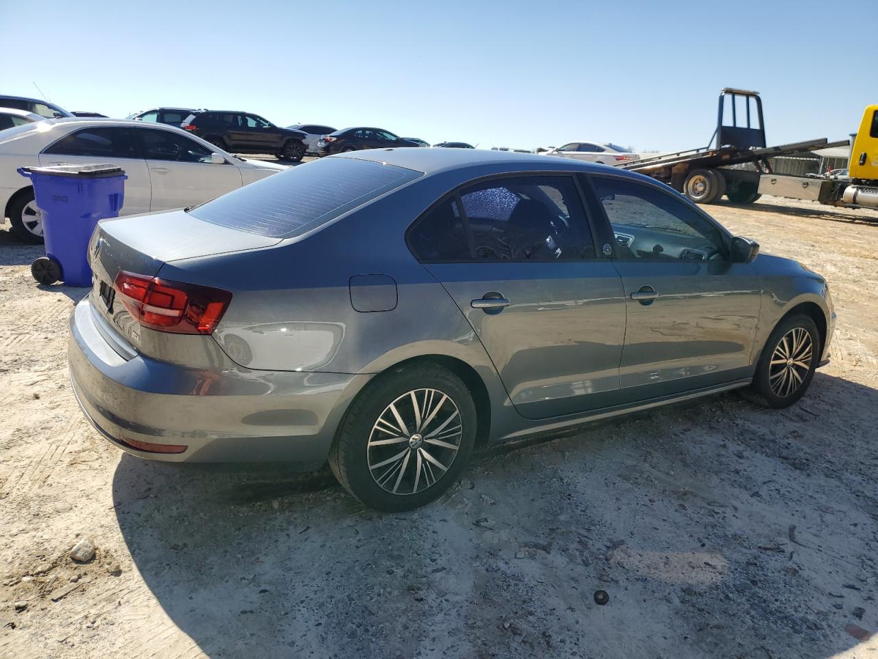2018 Volkswagen Jetta - Image 3