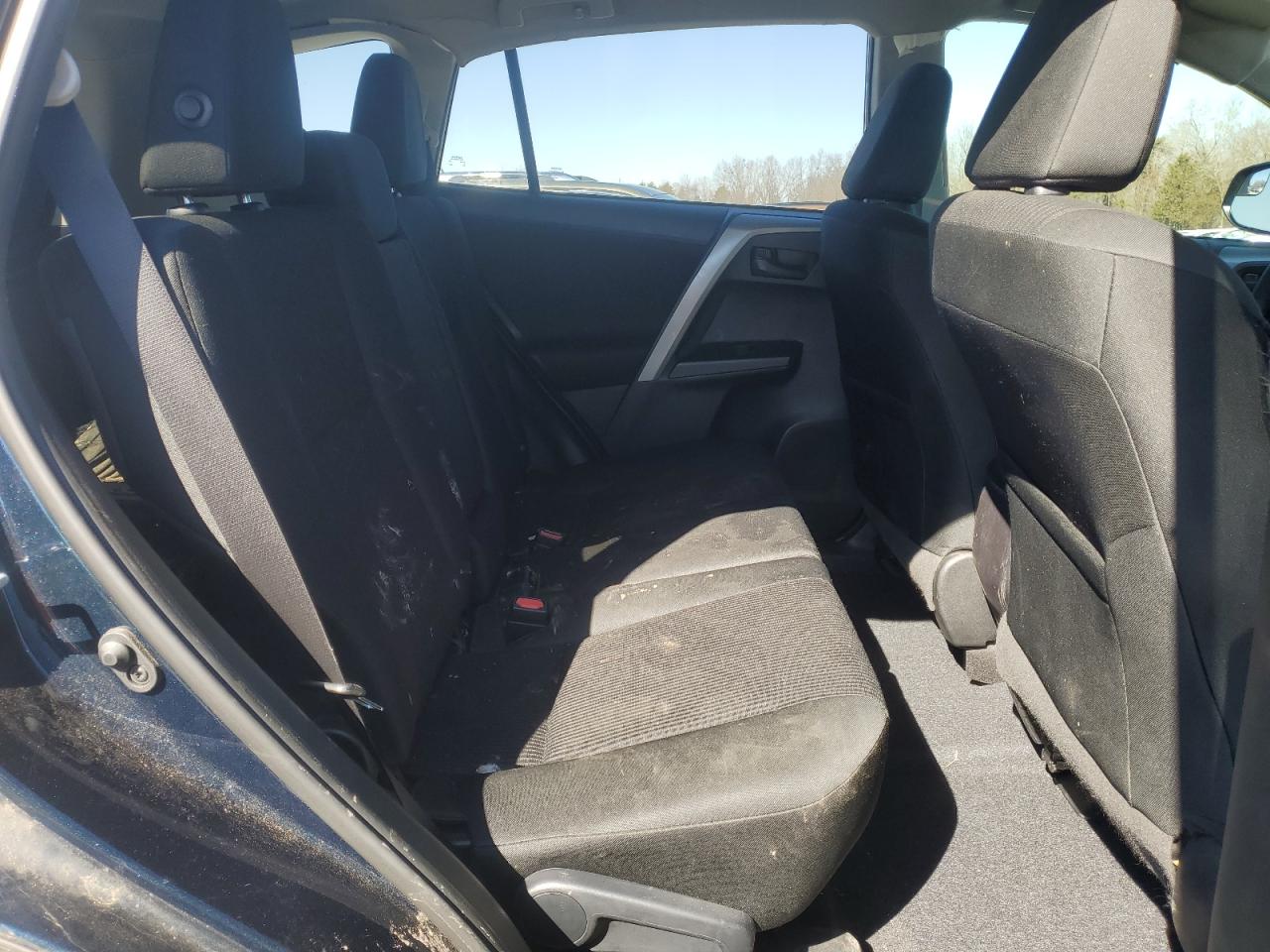 2018 Toyota RAV 4 - Image 12
