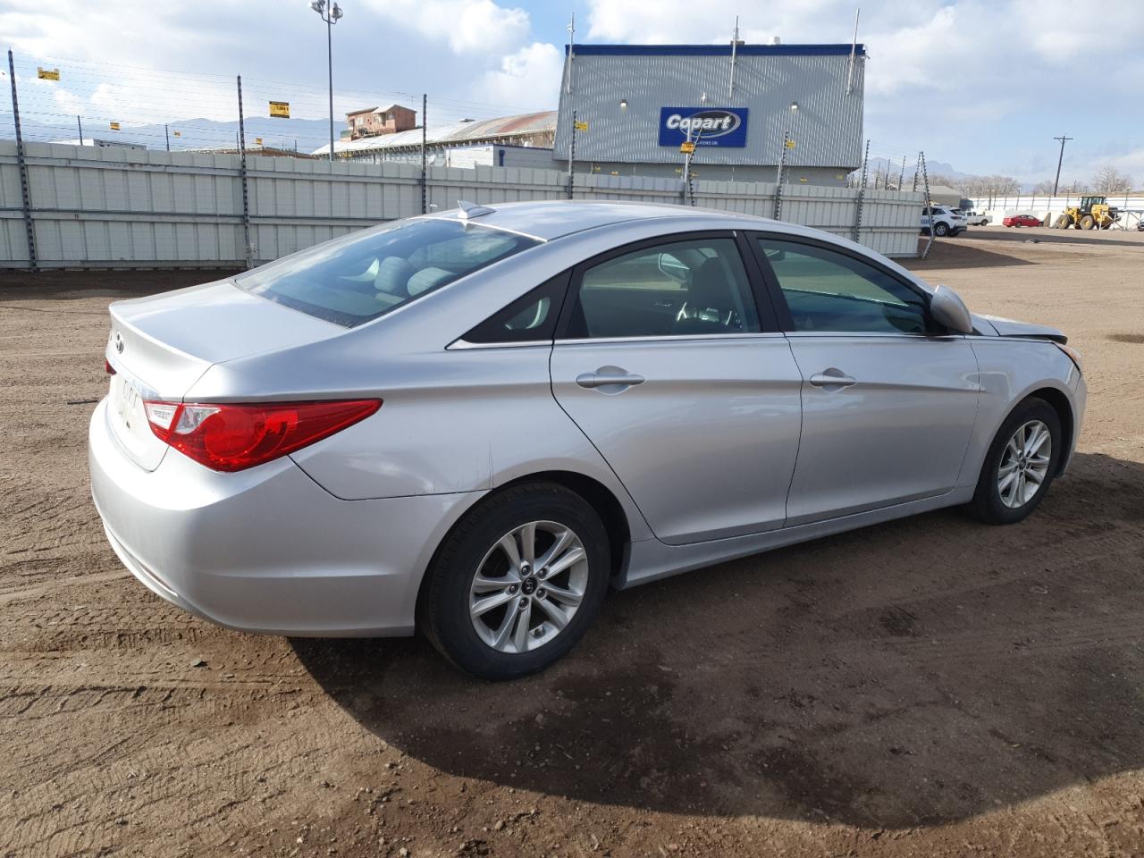 2013 Hyundai Sonata - Image 3