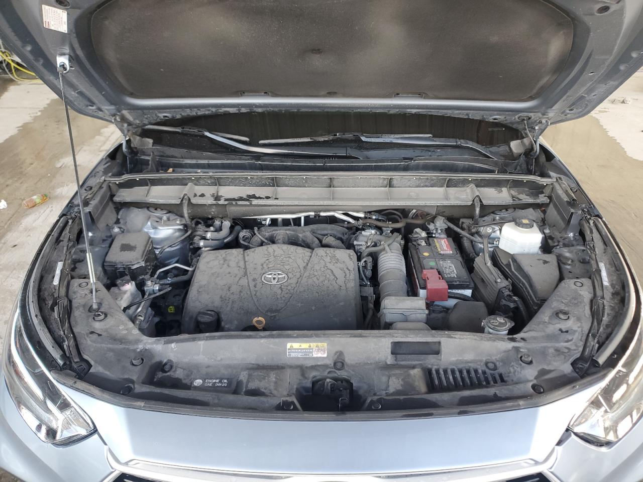 2021 Toyota Highlander - Image 12