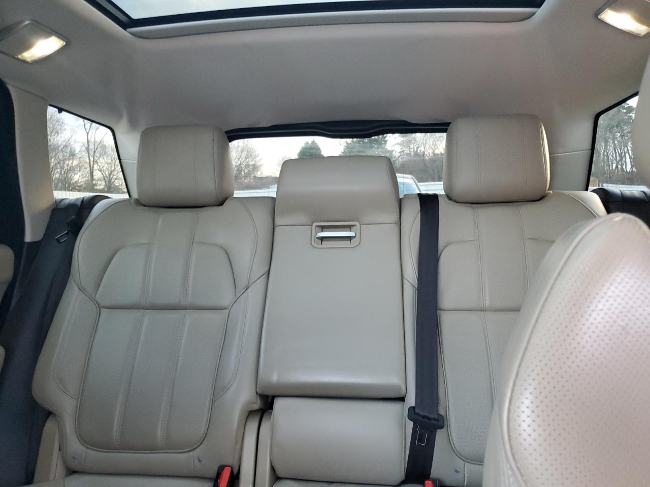 2016 Land Rover Range Rover - Image 10