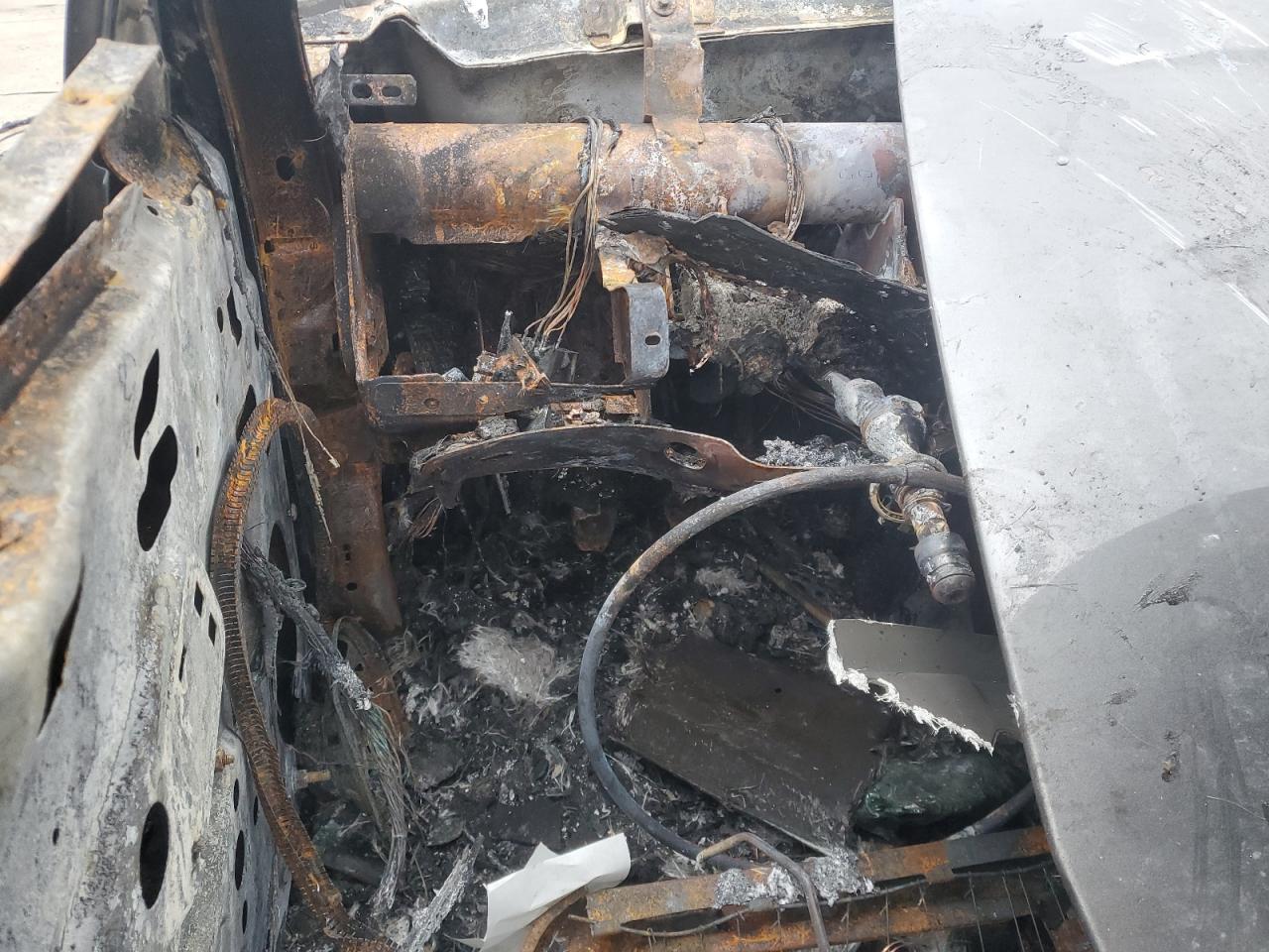 2004 Ford Mustang - Image 9