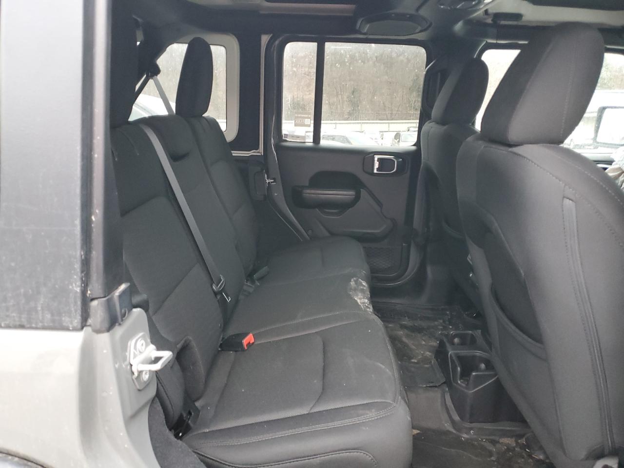 2018 Jeep Wrangler - Image 11