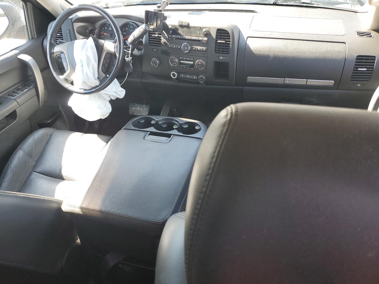 2013 Chevrolet Silverado - Image 8