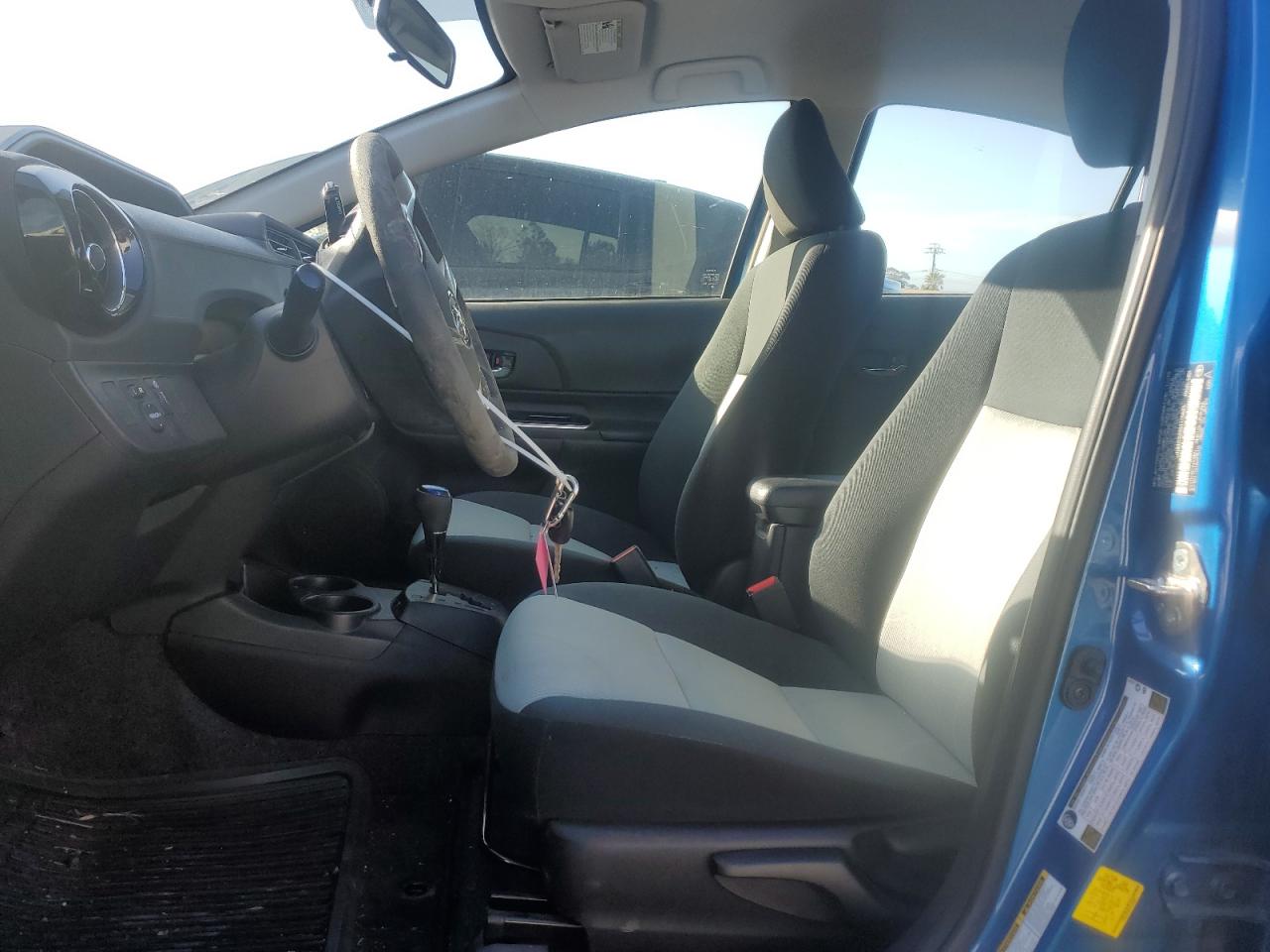 2016 Toyota Prius - Image 7