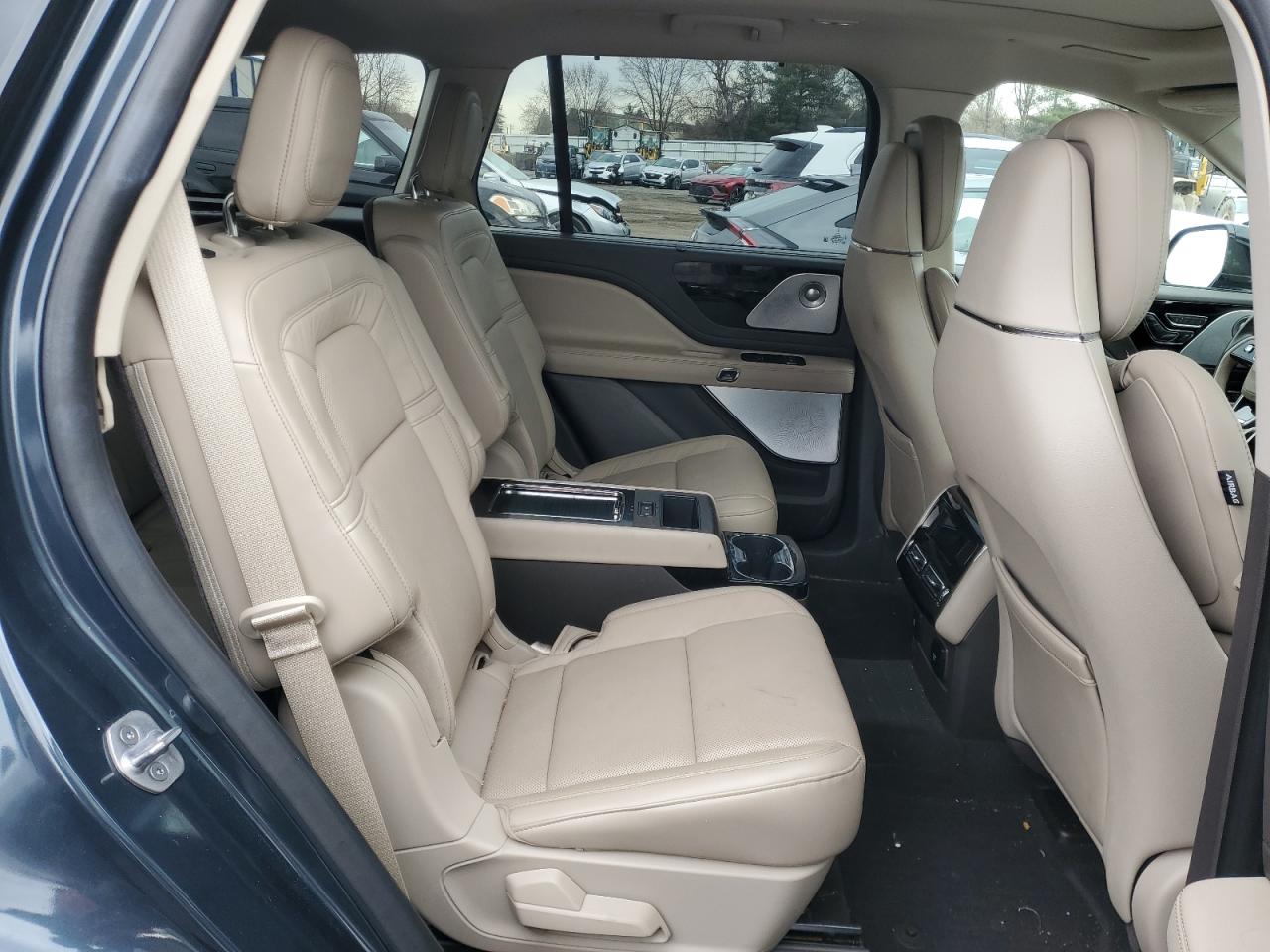 2021 Lincoln Aviator - Image 11