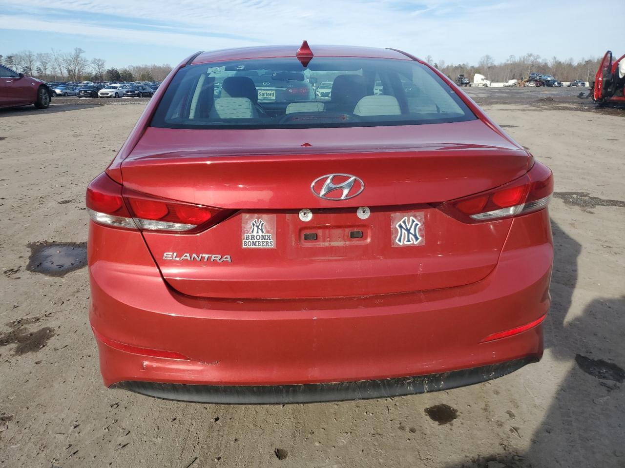 2018 Hyundai Elantra - Image 6