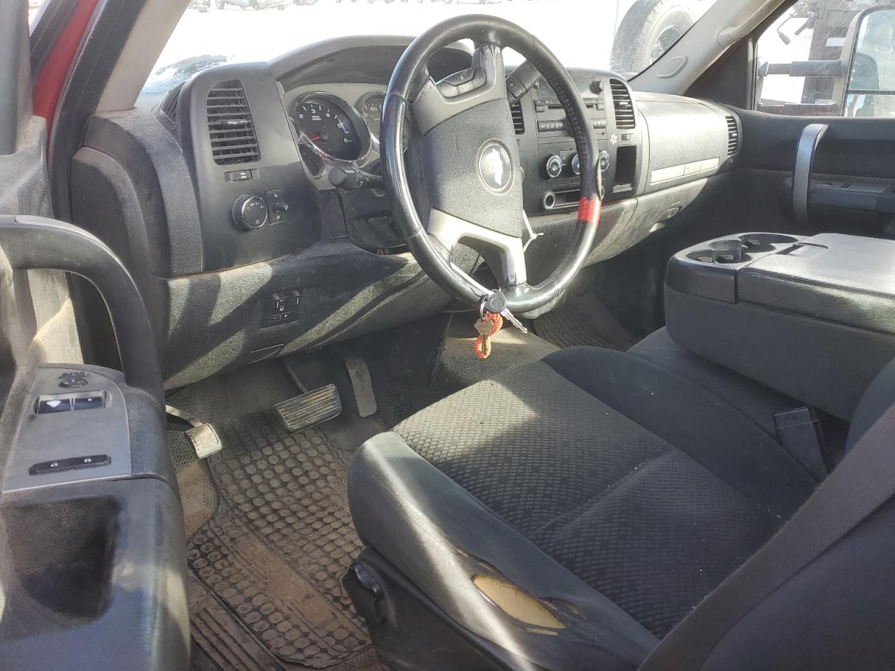 2007 Chevrolet Silverado - Image 8