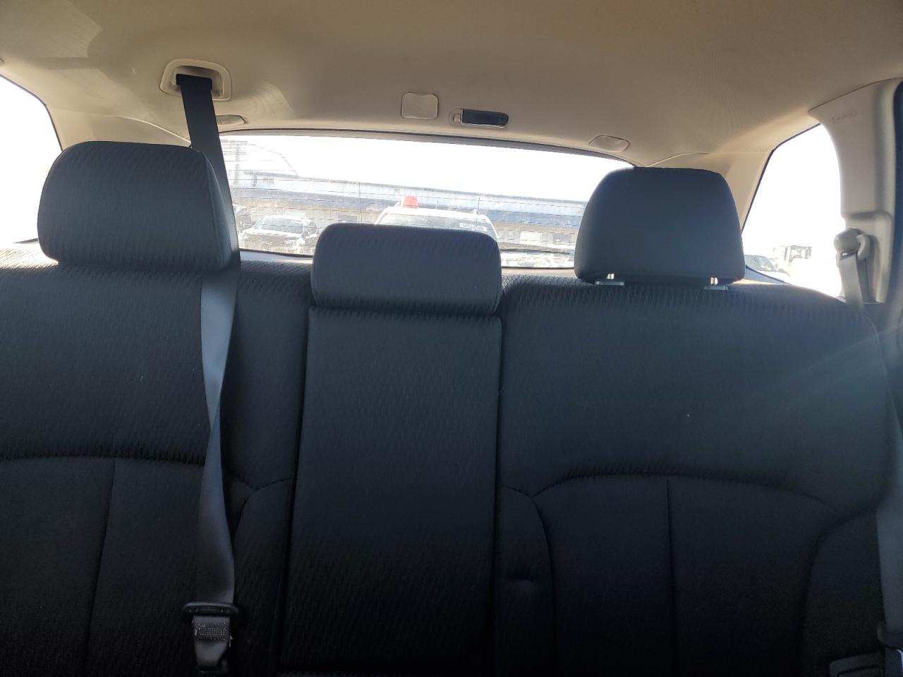 2011 Subaru Outback - Image 10