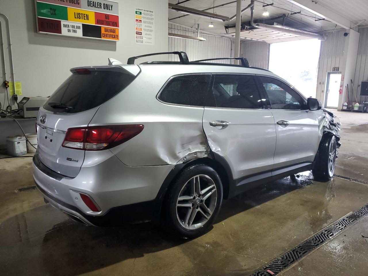 2018 Hyundai Santa Fe - Image 3