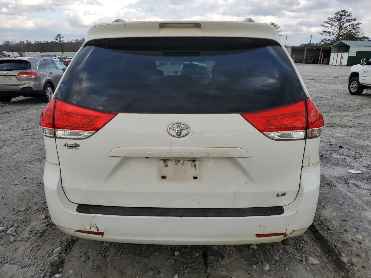 2014 Toyota Sienna - Image 6