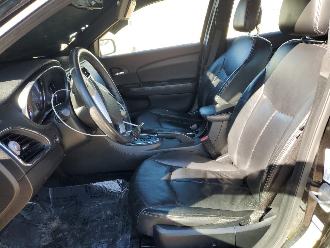 2012 Chrysler 200 - Image 7