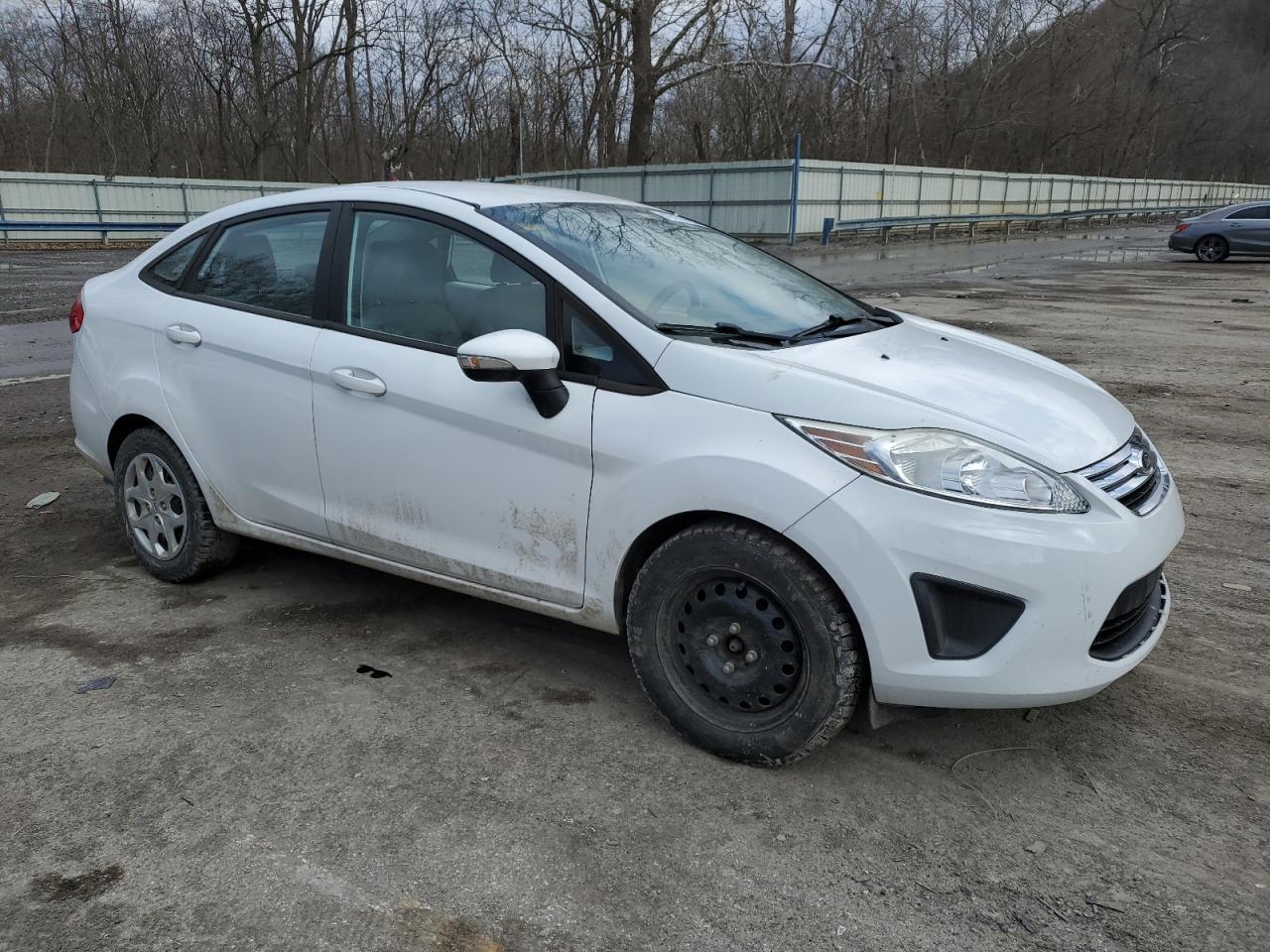 2013 Ford Fiesta - Image 4