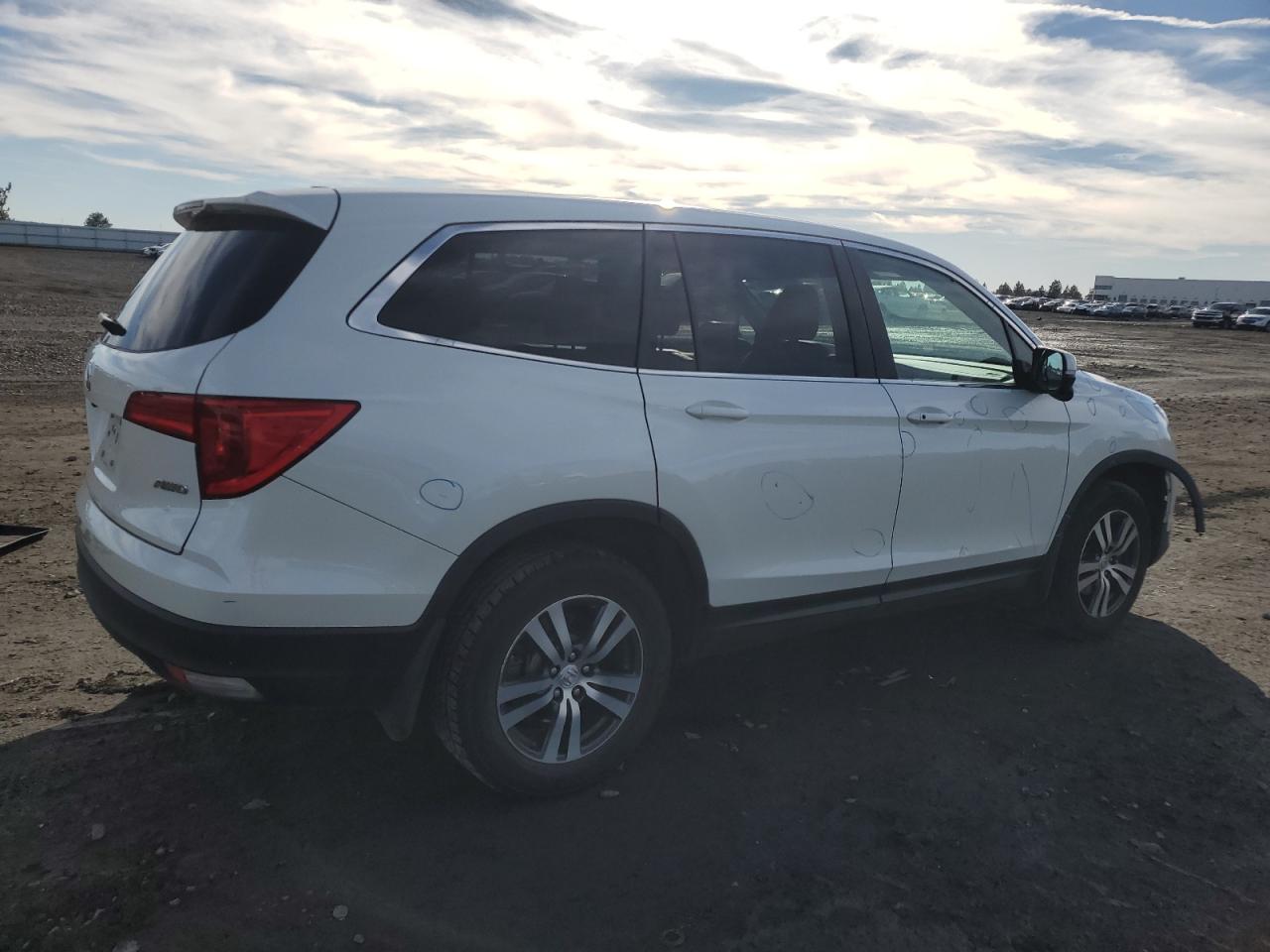 2017 Honda Pilot - Image 3