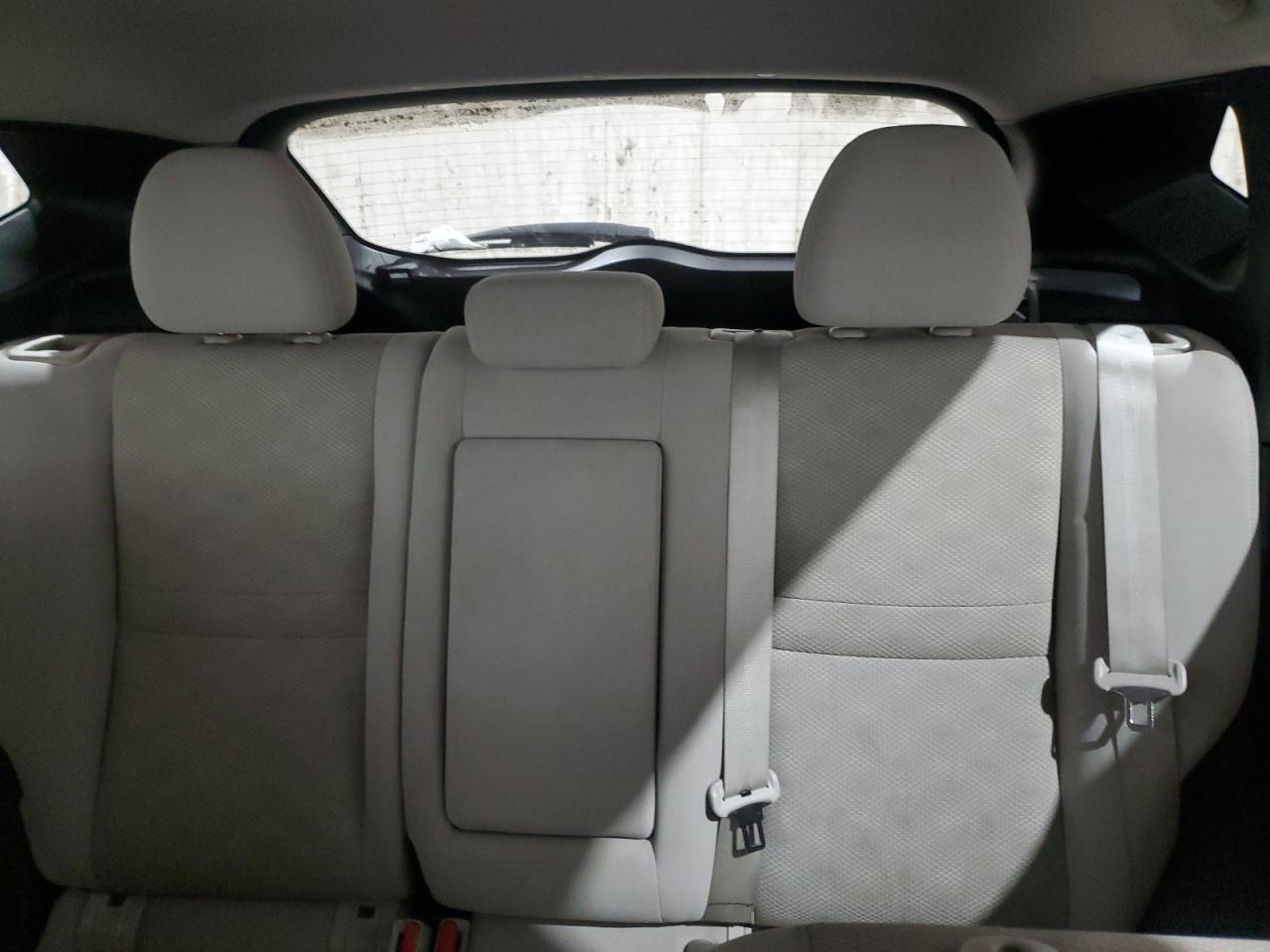 2018 Nissan Rogue - Image 10