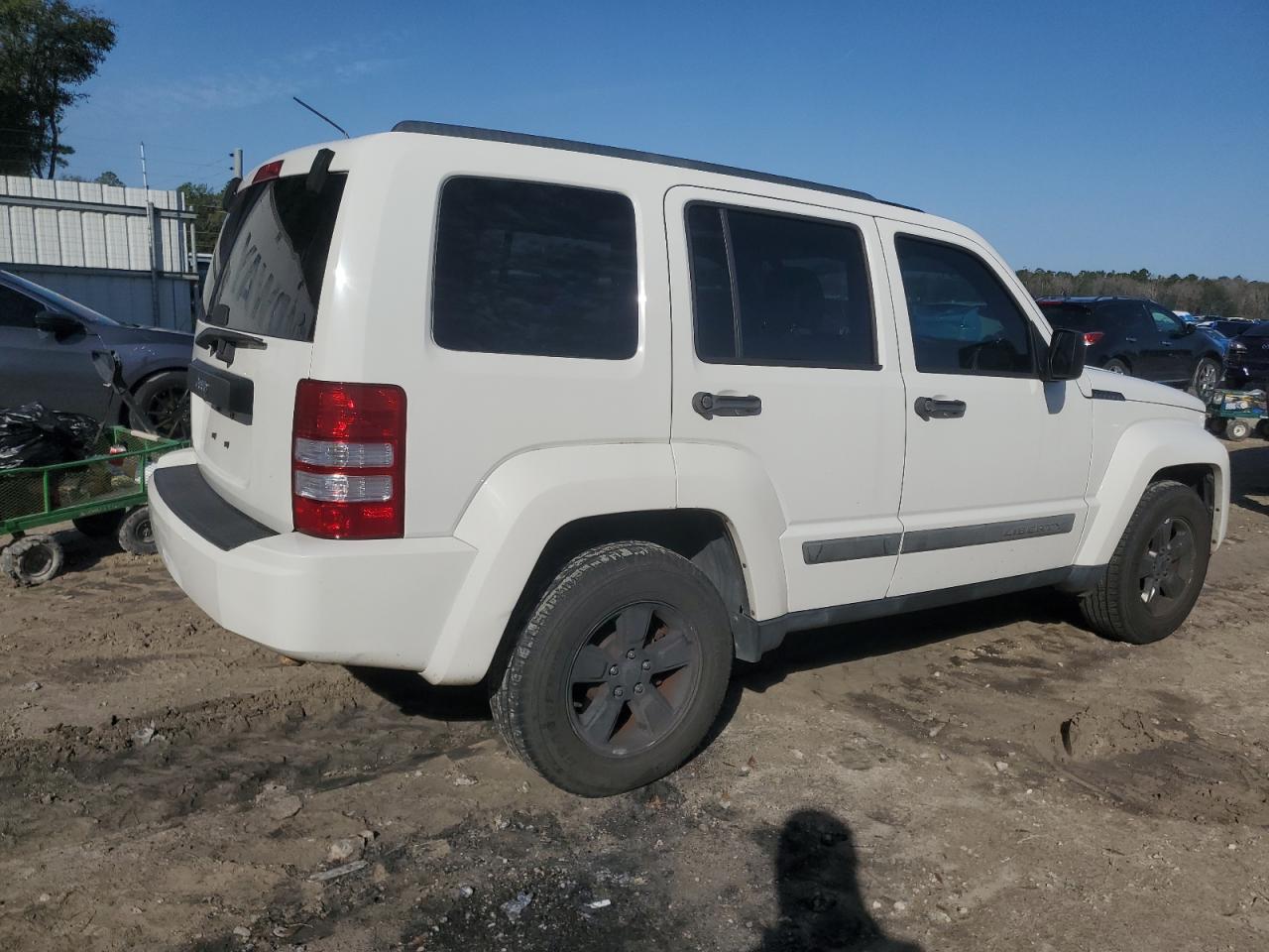 2010 Jeep Liberty (North America) - Image 3