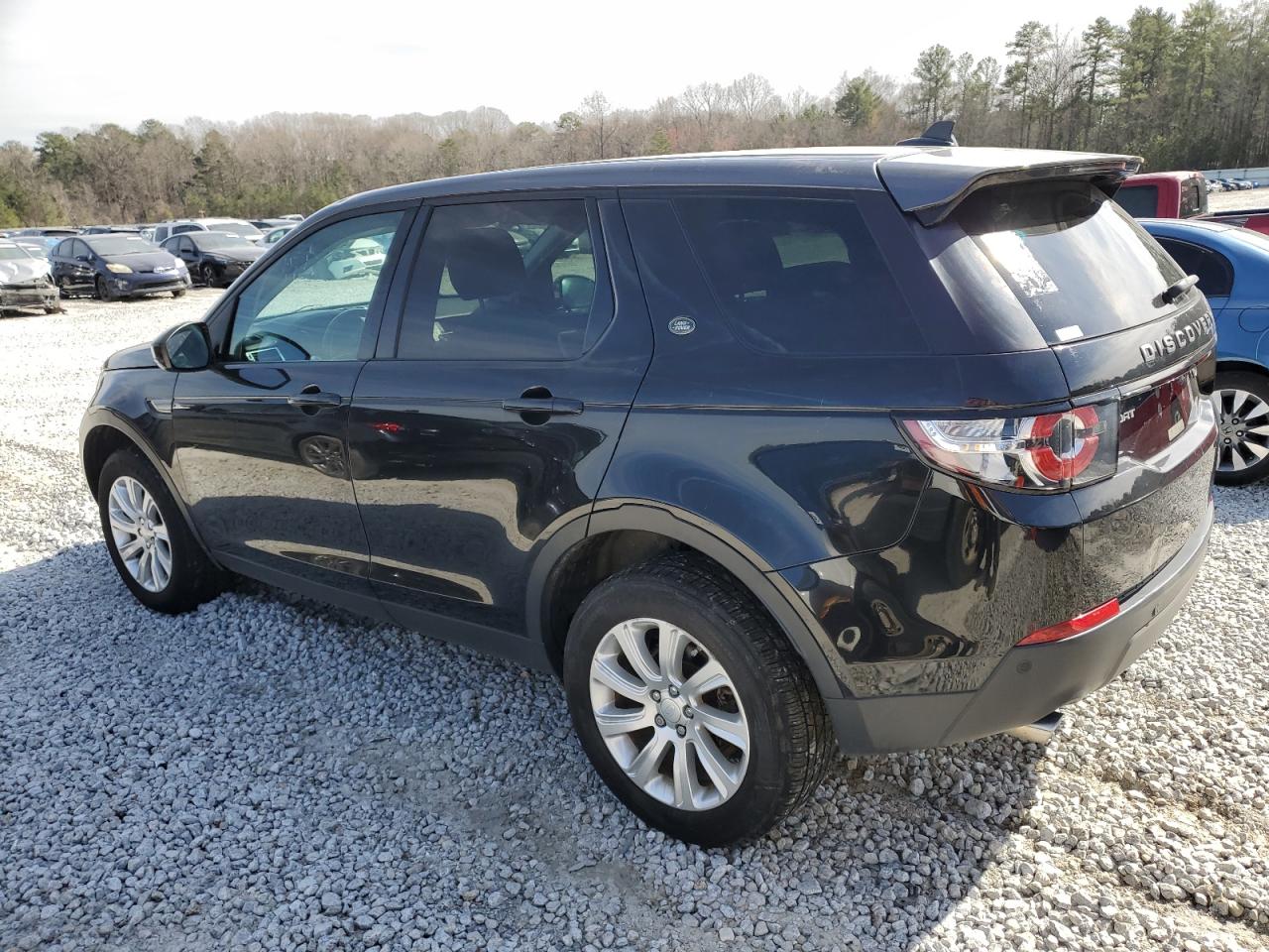 2016 Land Rover Discovery - Image 2