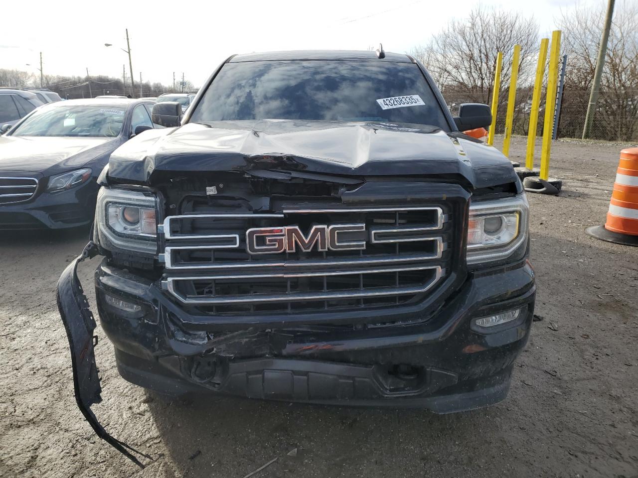 2018 GMC Sierra - Image 5