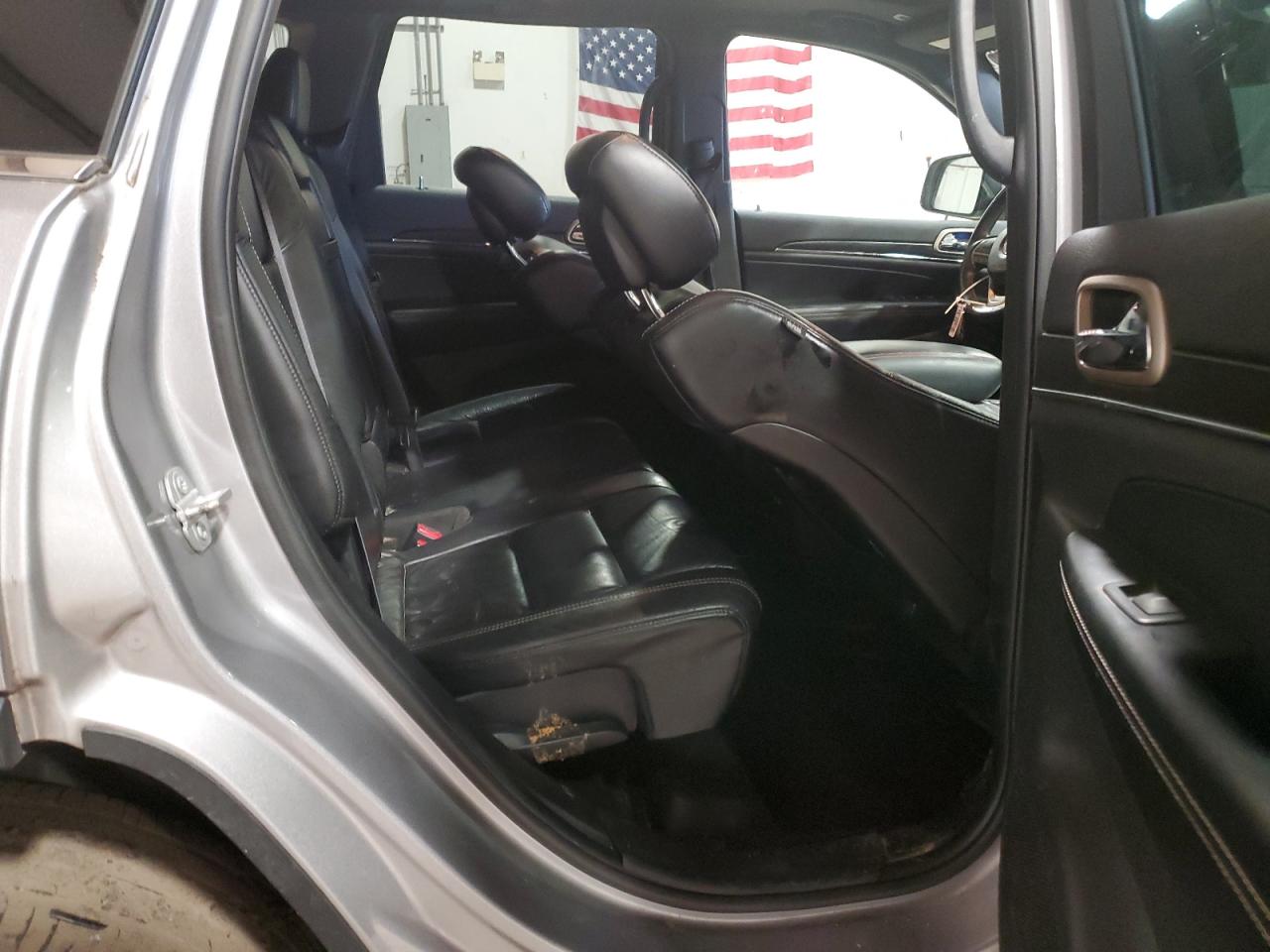 2017 Jeep Grand Cherokee - Image 11