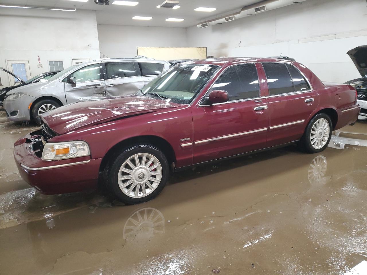 2010 Mercury Grand Marquis - Image 1