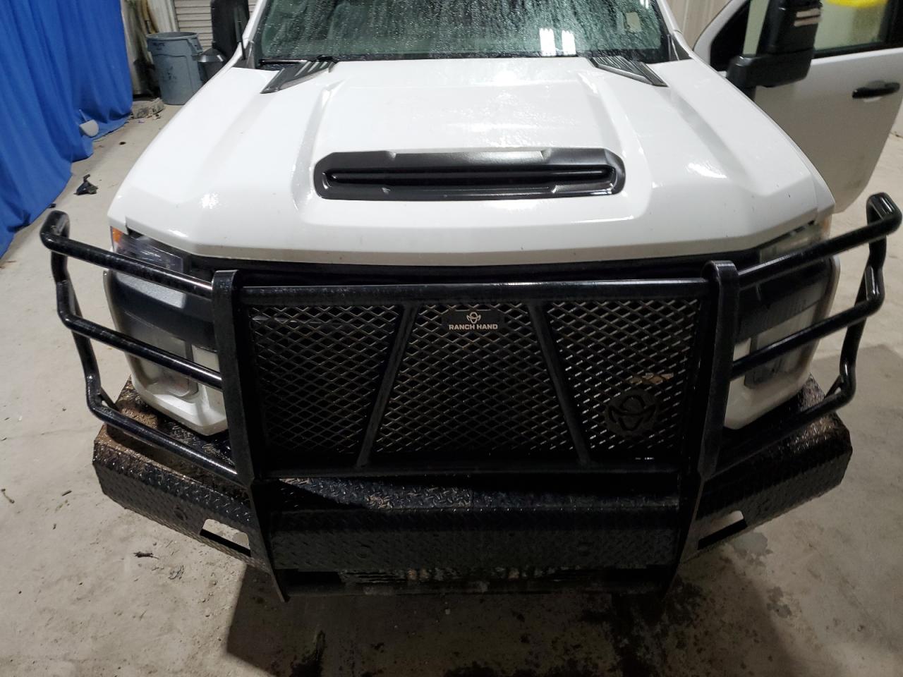 2021 Chevrolet Silverado - Image 11
