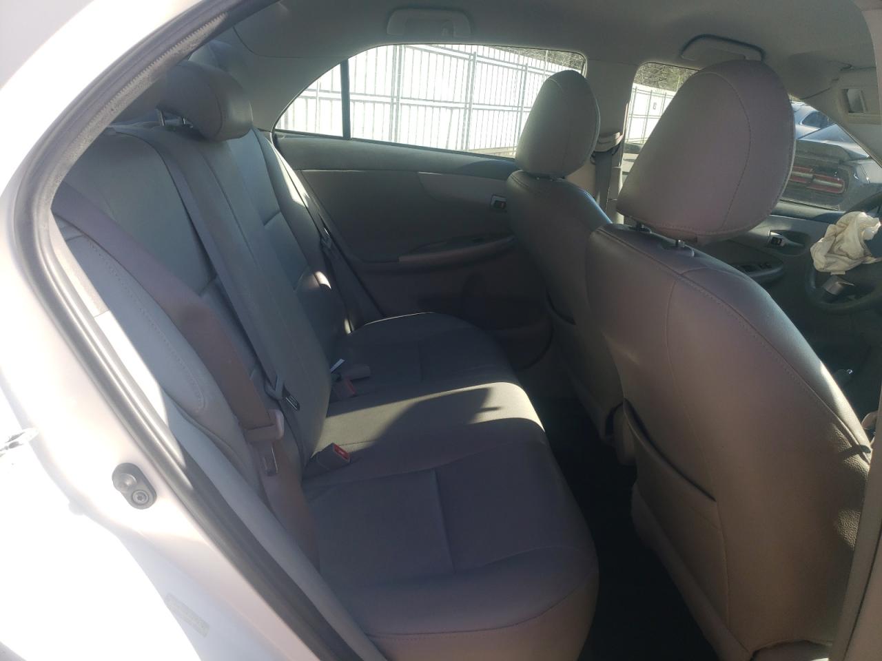2010 Toyota Corolla - Image 10