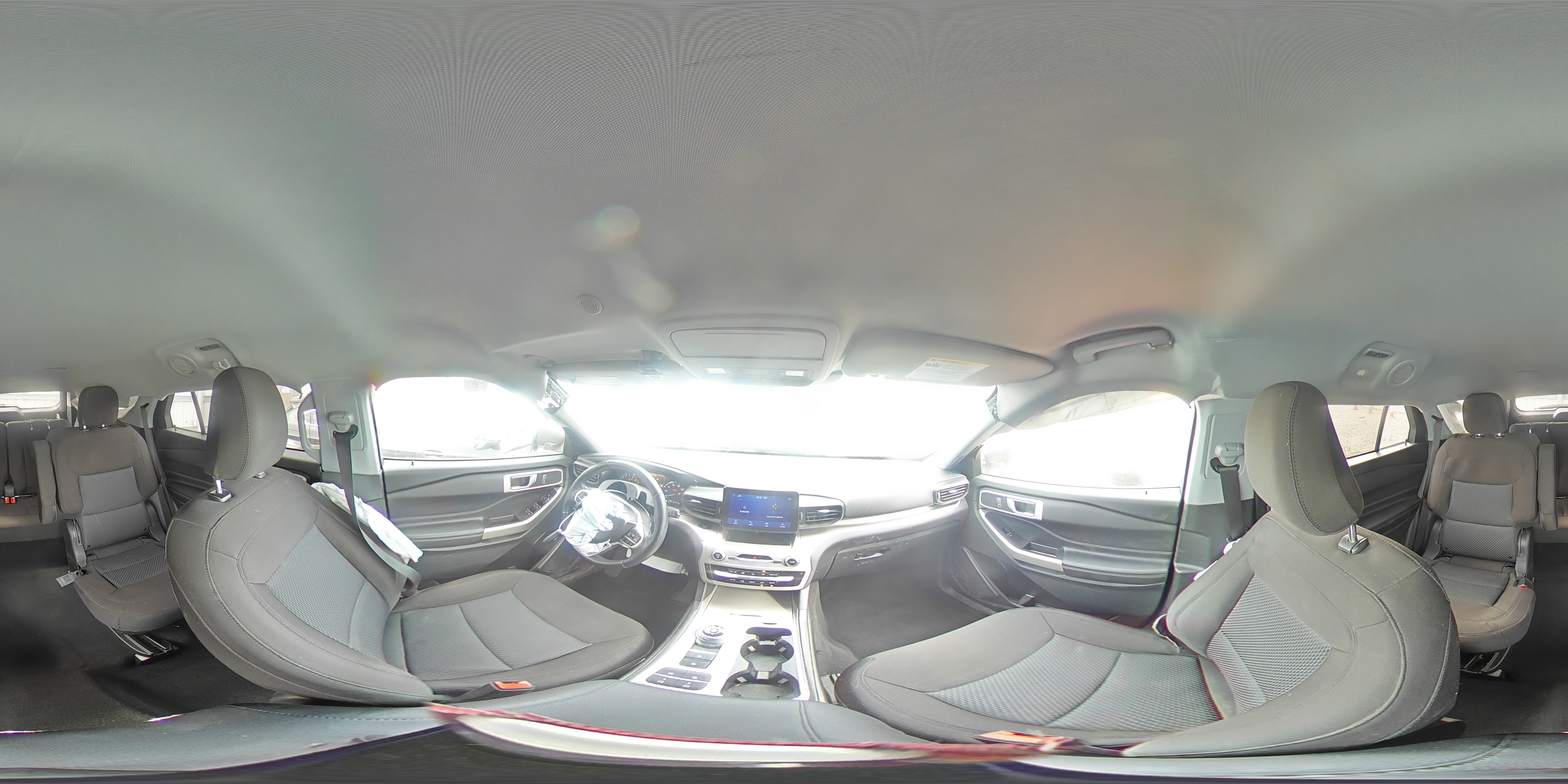 2022 Ford Explorer - Image 13