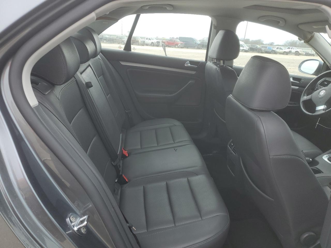 2008 Volkswagen Jetta - Image 10